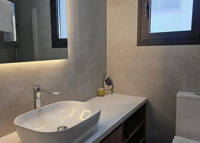 Engomi Gem 2 * Engomi